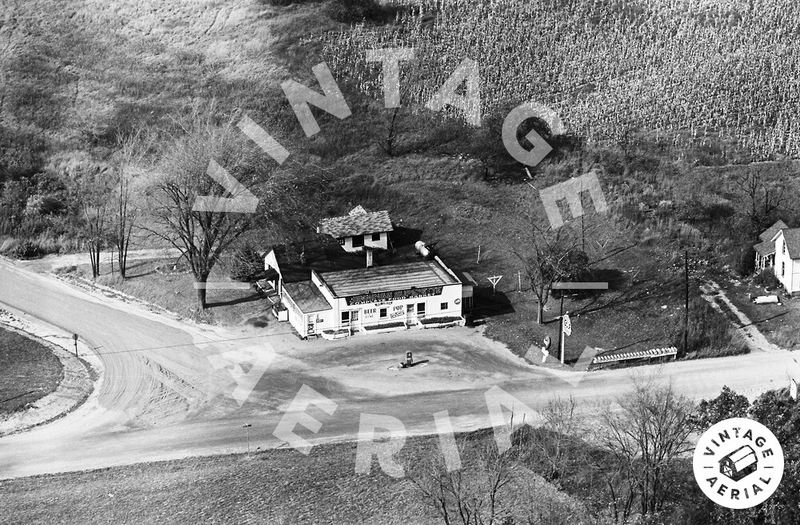 Runyan Lake Food Center (Sunoco Gas, Jennings Superette) - Jennings Superette 1963 (newer photo)